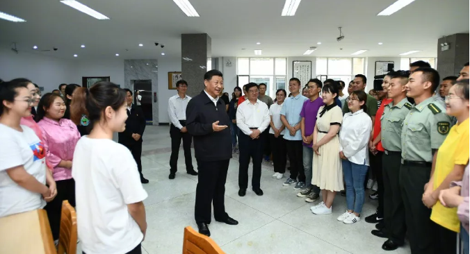 習(xí)近平：主題教育要實(shí)實(shí)在在，不能上下忽悠